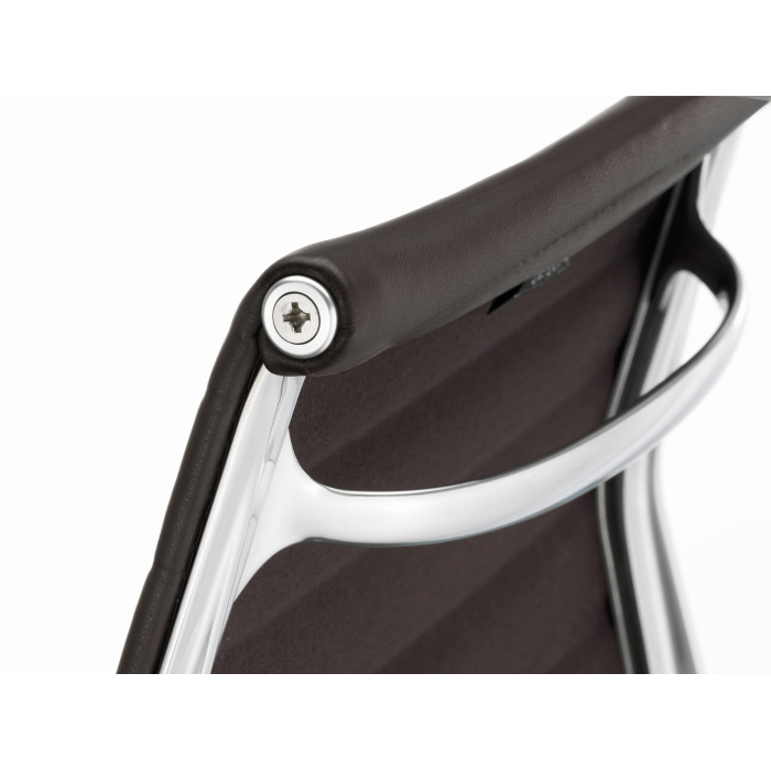 Vitra Aluminium Chair EA 104, naturaalne nahk ja kroomitud raam