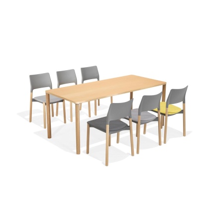 Kusch+Co Arn puitjalgadega toolid ja laud