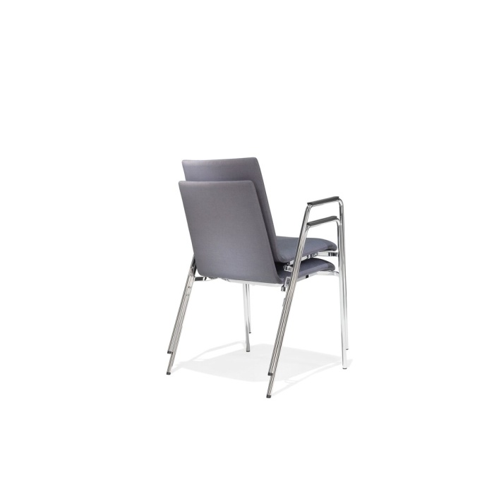 Kusch+Co Duo virnastatud riviühendusega käetugedega toolid