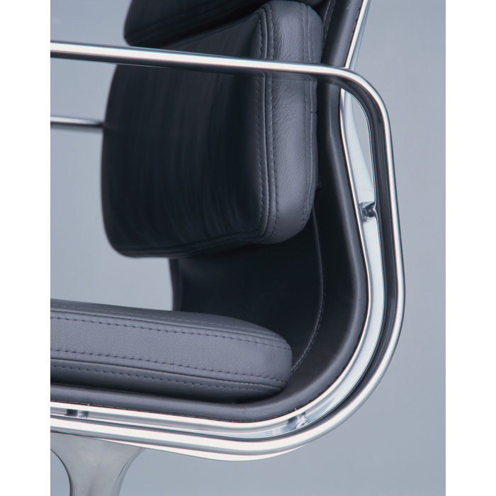 Vitra_Soft Pad Chair Detail