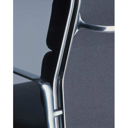 Vitra_Soft Pad Chair Detail