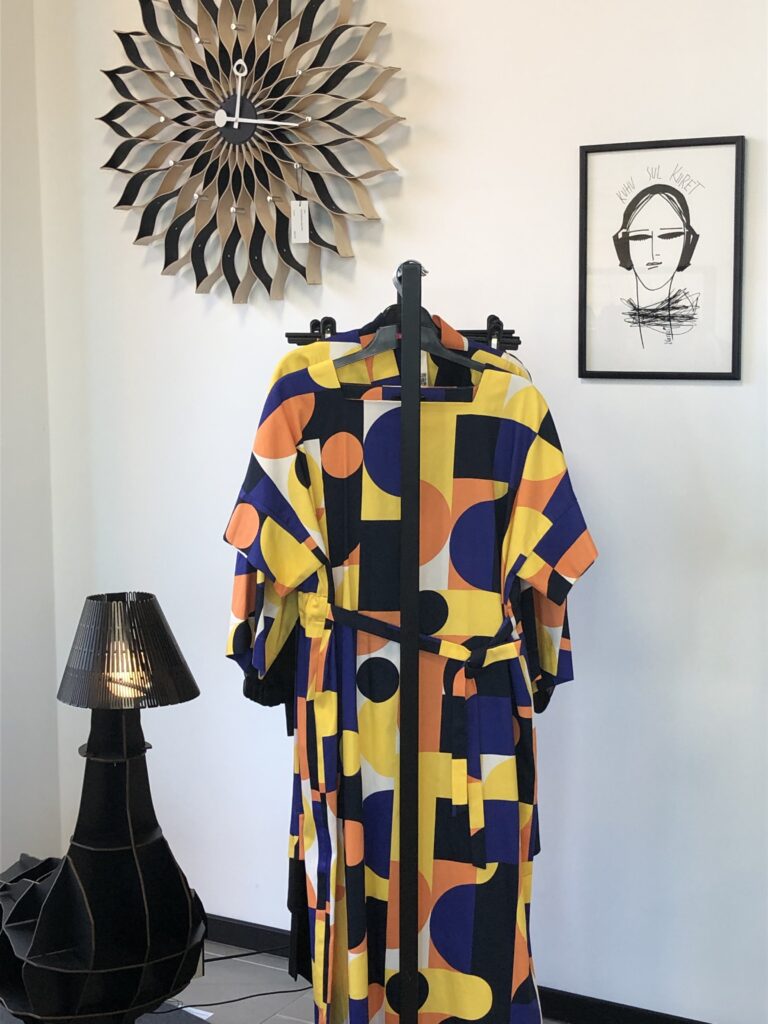 Kunst Kodusalongis - Jaana Varkki rõivakollektsioon Geomeetria