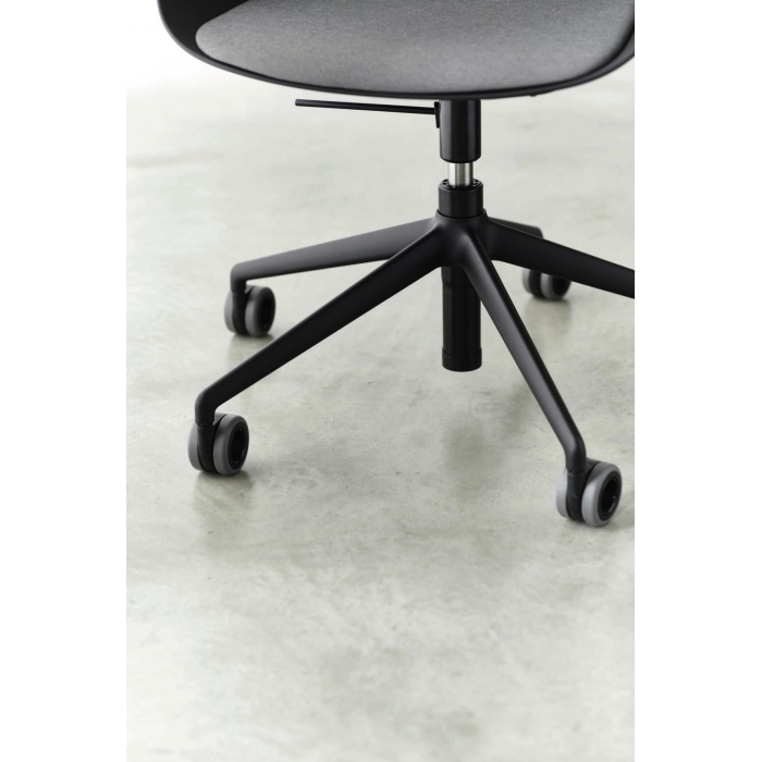 Wilkhahn Yonda Chair 320 5haruline metalljalg ratastel